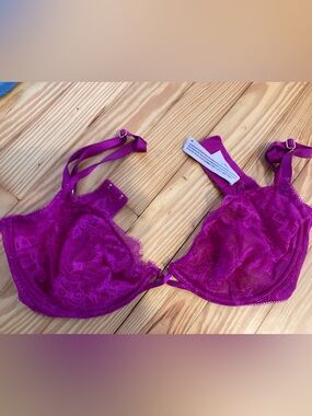 Victorias Secret low cut Demi bra, 34DD